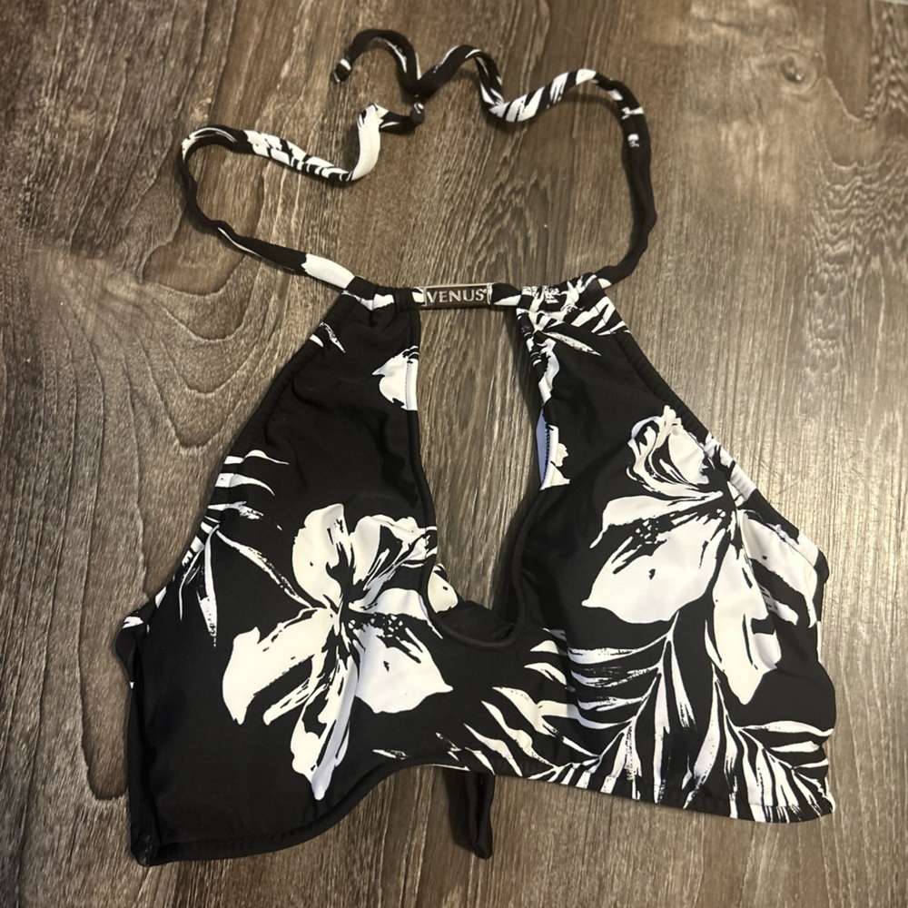 Black and White Floral Bikini Top